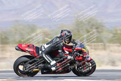 media/Dec-04-2025-Racers Edge (Thu) [[5ebc9f124d]]/3-B Group/5-Session 2 Turn 2 inside Speed Pans/